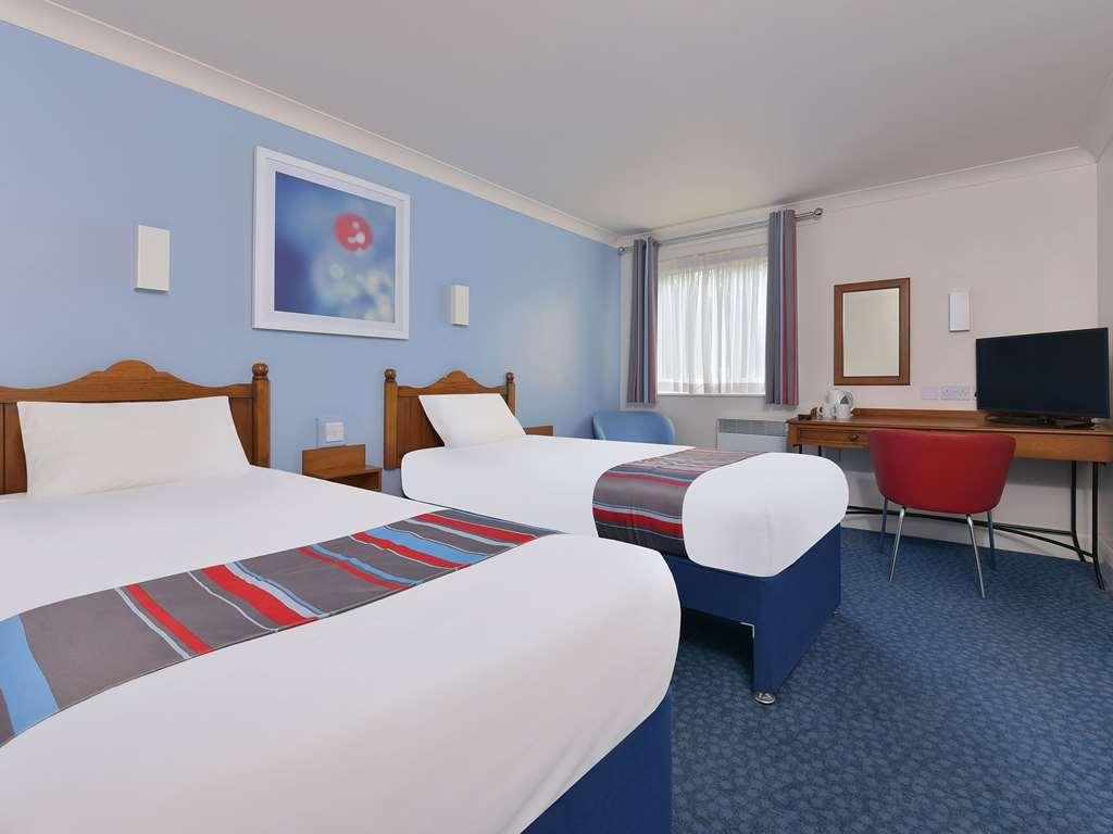 Travelodge Basildon Wickford Room photo