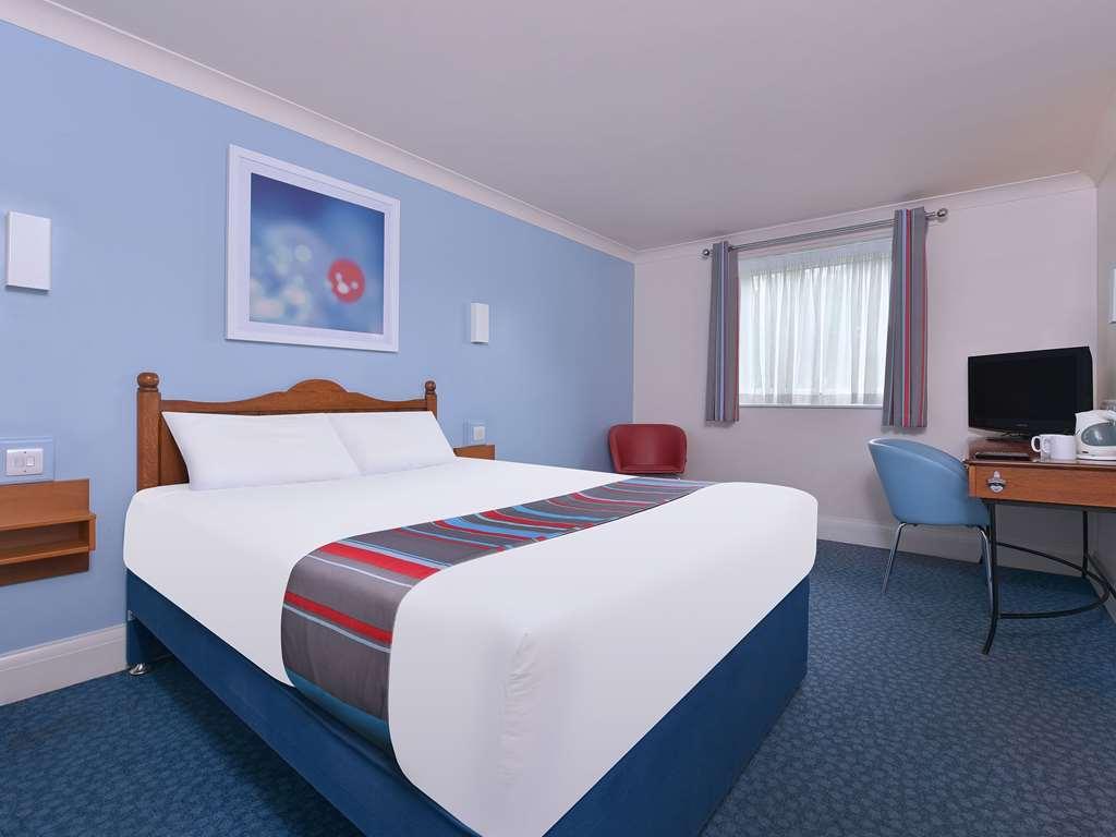Travelodge Basildon Wickford Room photo