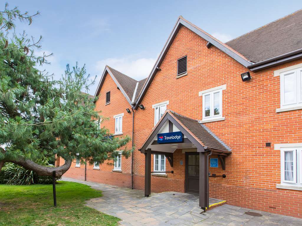 Travelodge Basildon Wickford Exterior photo