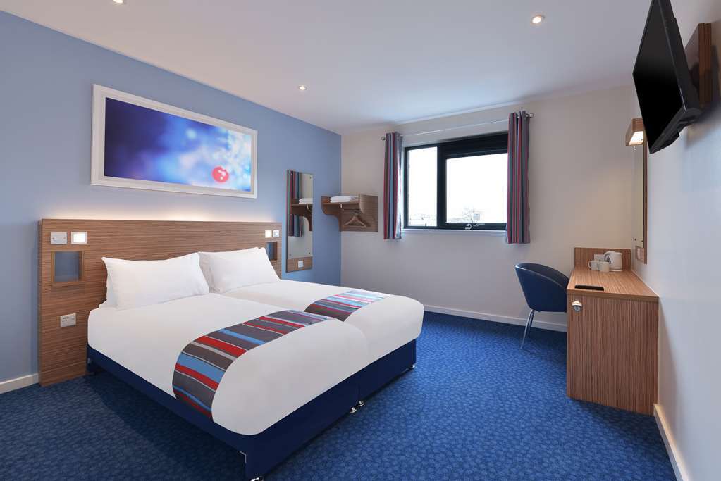 Travelodge Basildon Wickford Room photo